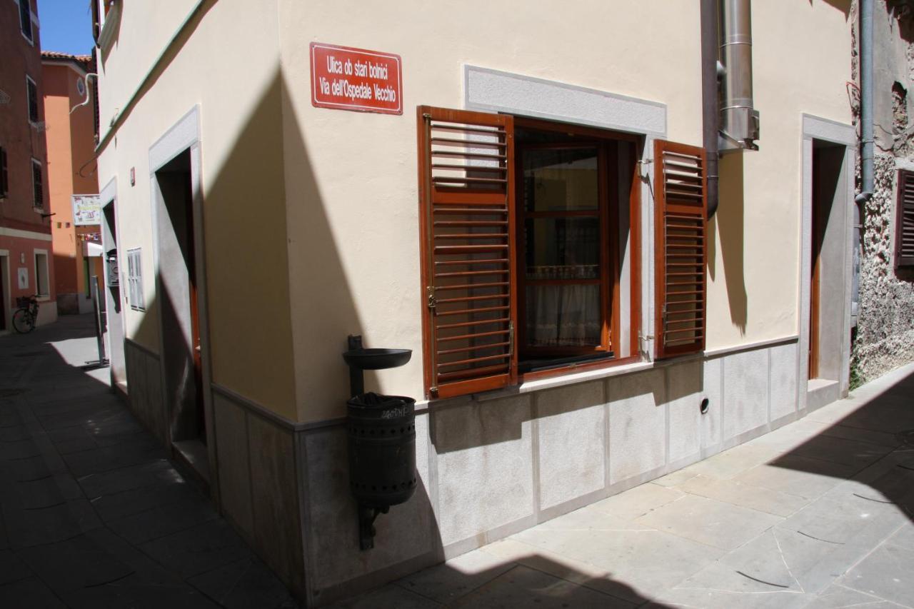 Cozy Apartments Buket In The Center Izola Bagian luar foto