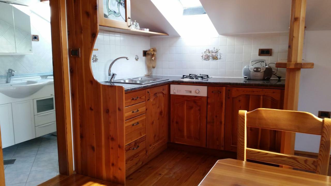 Cozy Apartments Buket In The Center Izola Bagian luar foto