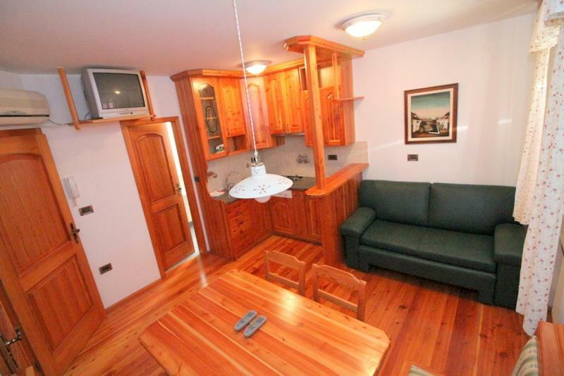 Cozy Apartments Buket In The Center Izola Bagian luar foto