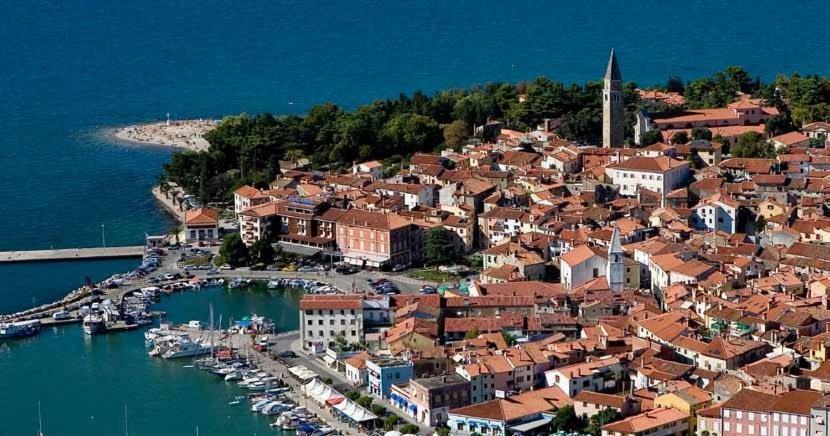 Cozy Apartments Buket In The Center Izola Bagian luar foto