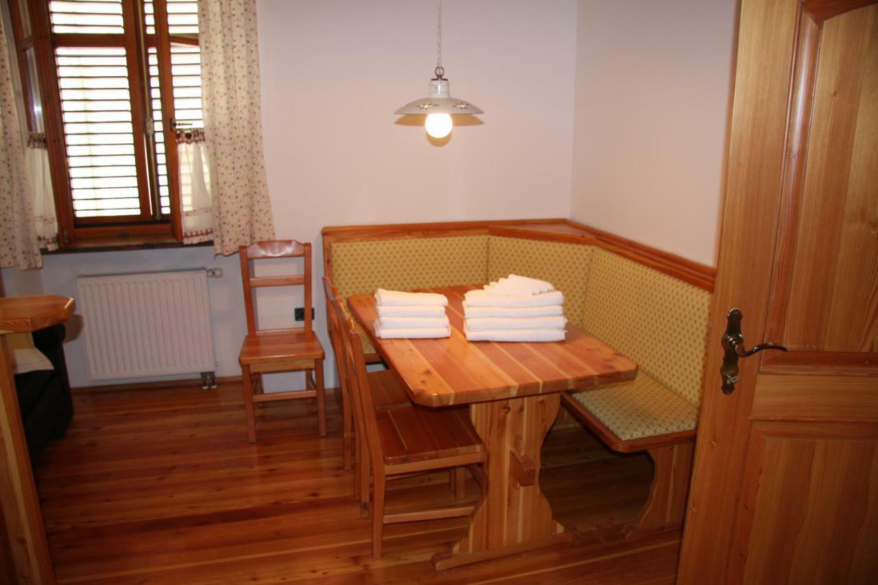 Cozy Apartments Buket In The Center Izola Bagian luar foto
