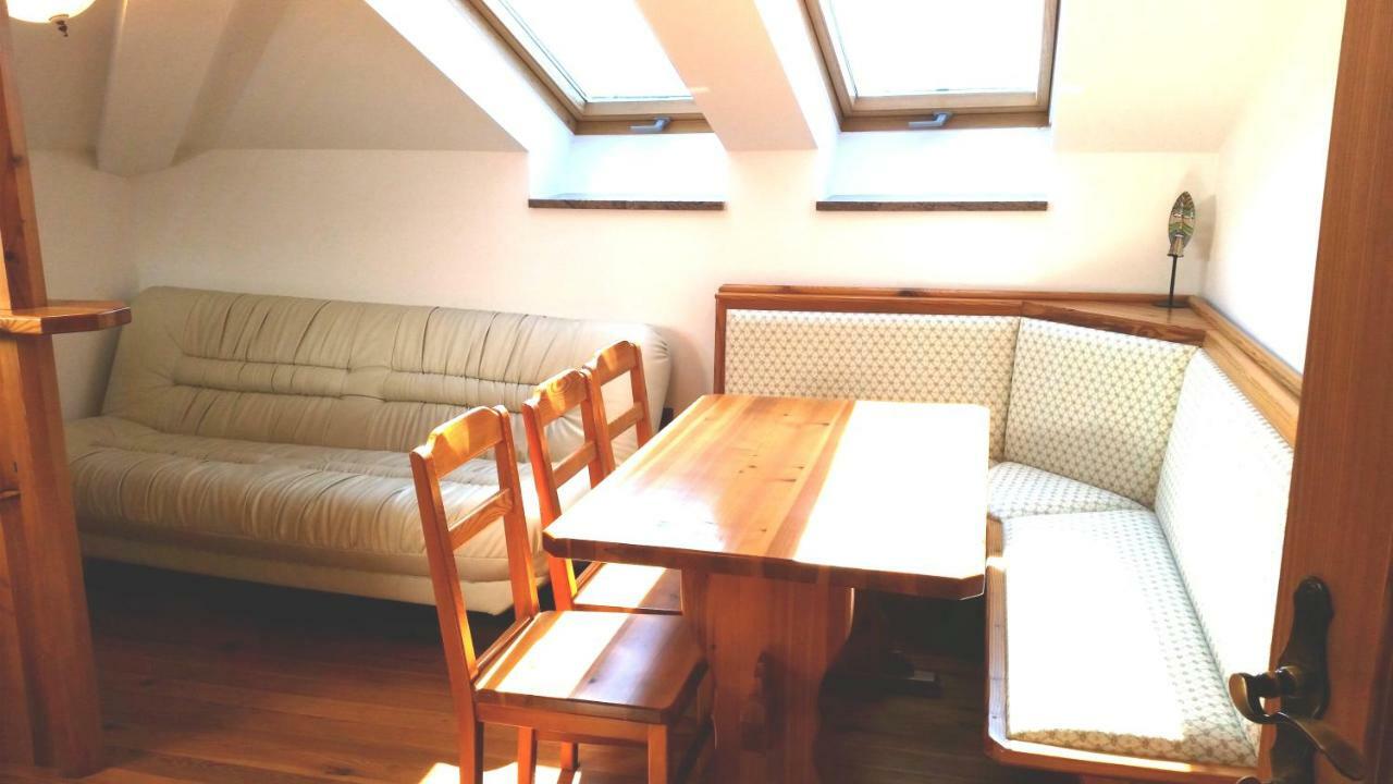 Cozy Apartments Buket In The Center Izola Bagian luar foto