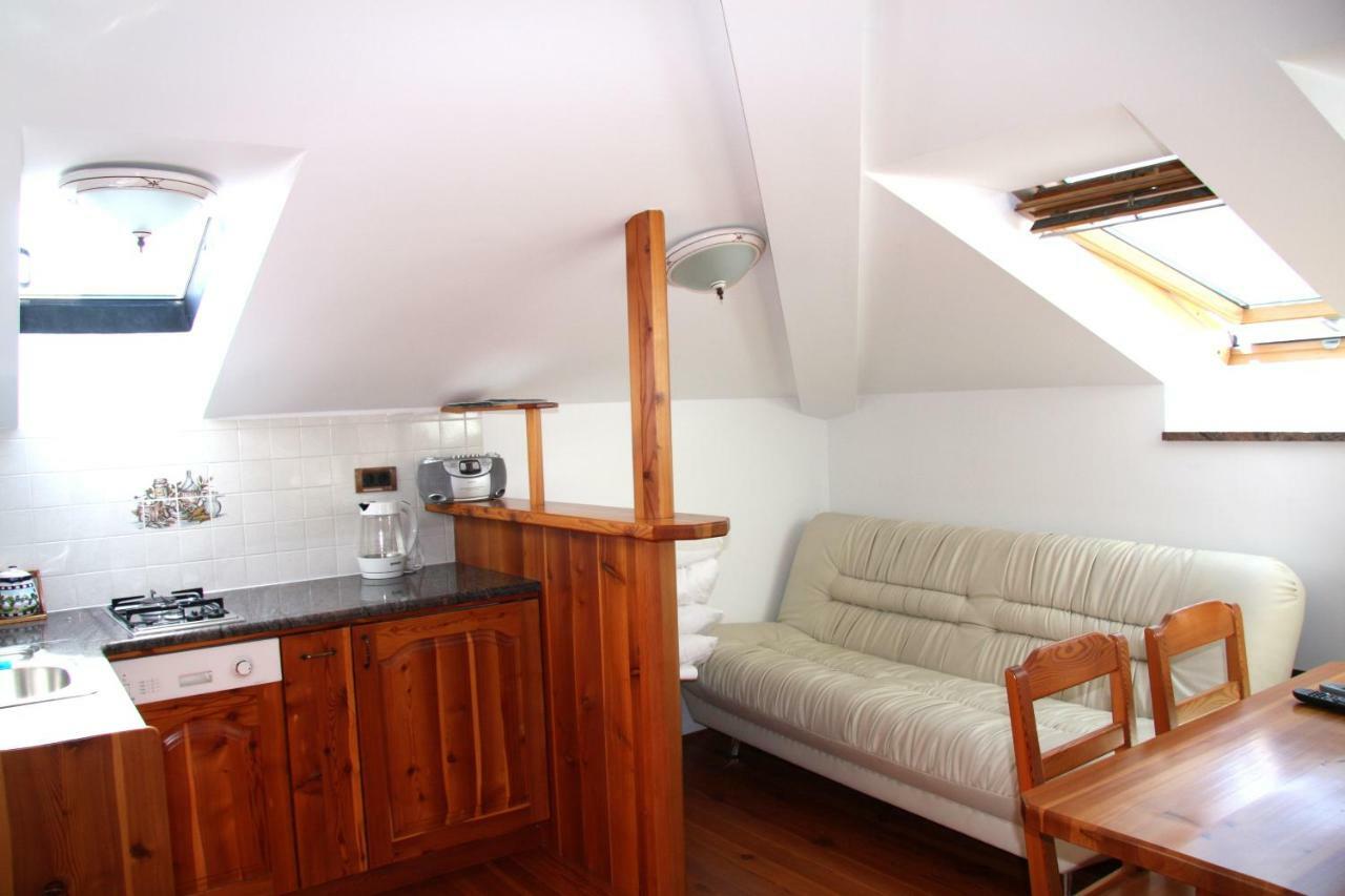 Cozy Apartments Buket In The Center Izola Bagian luar foto